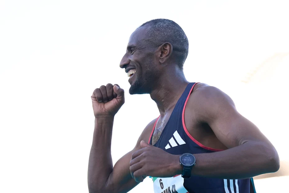 Ethiopian Sisay Lemma of Ethiopia breaks record at the Valencia Marathon